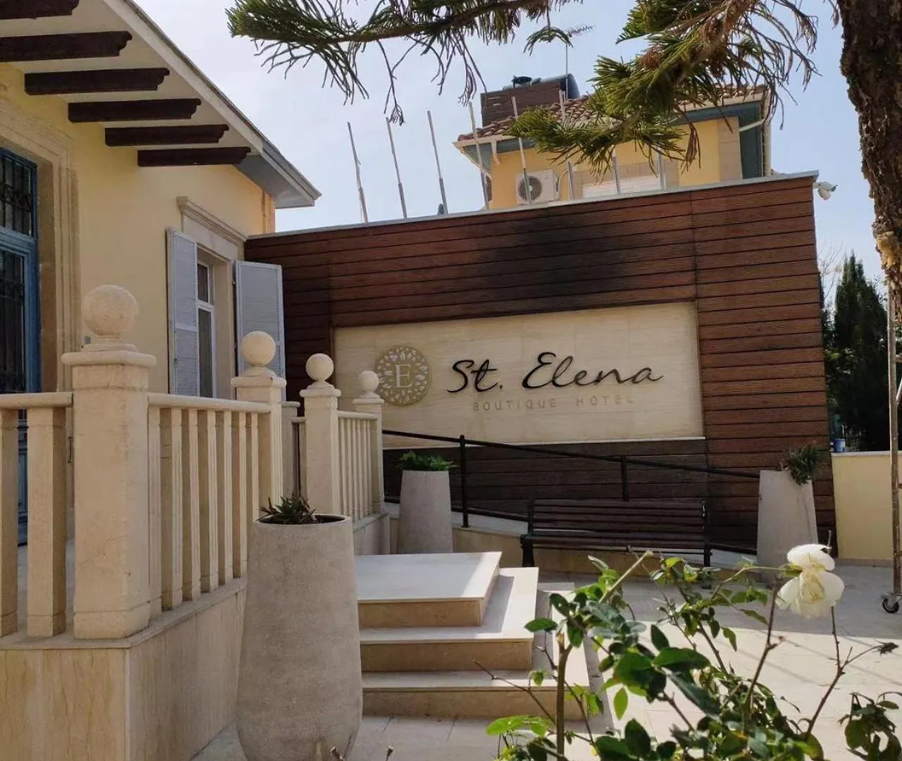 מלון לרנקה St Elena Boutique Residence